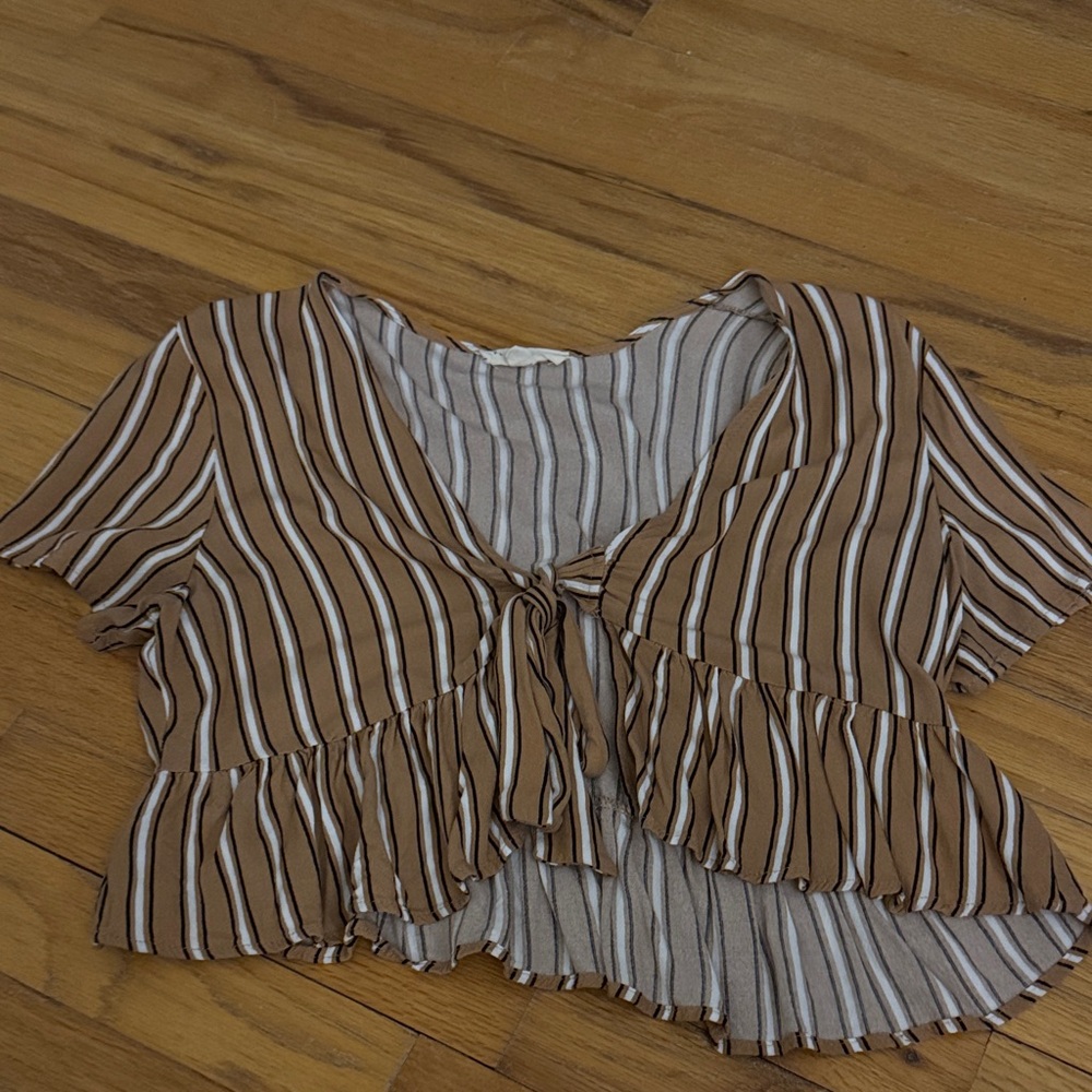 La hearts striped tie front top
